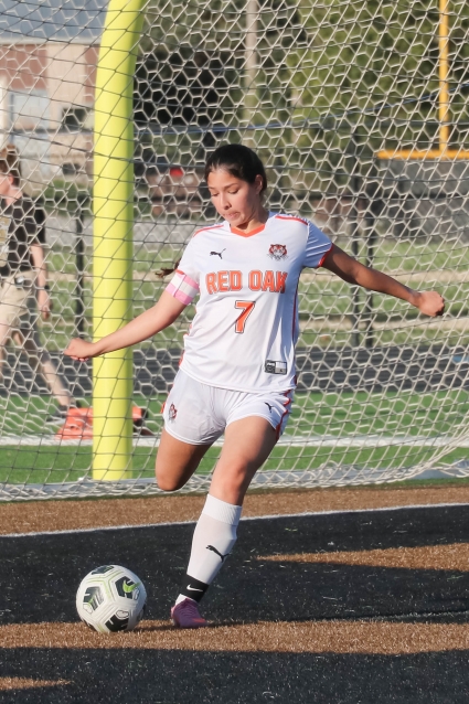 Mareli Ramos had Red Oak’s lone goal in its 8-1 loss to Carroll. (Joel Stevens/ The Red Oak Express)